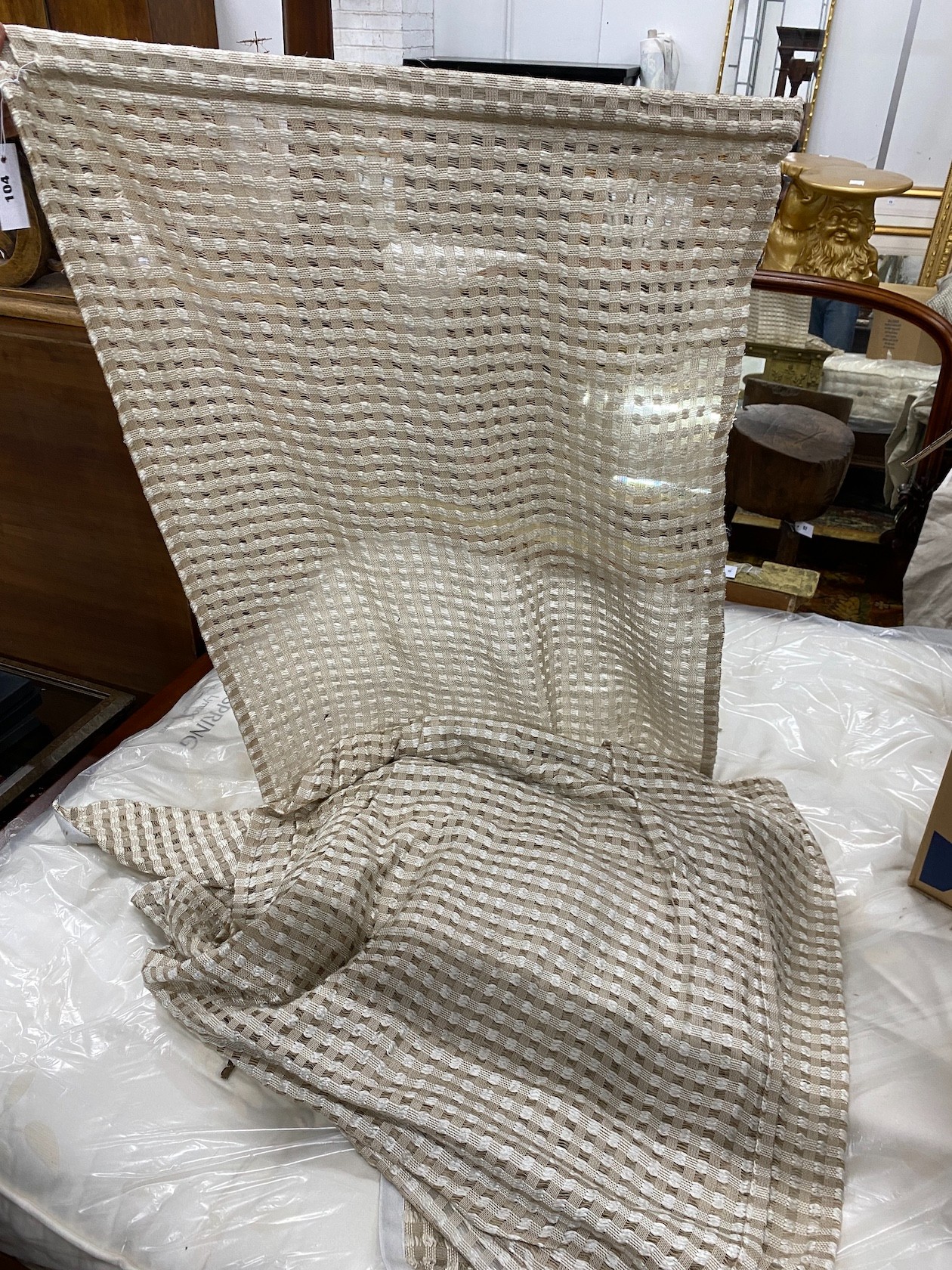Four gold highlight curtains, fully lined, width 200cm, drop 260cm